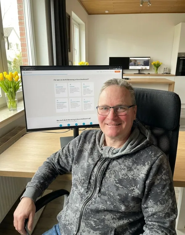 Sven Frank, IHK-zertifizierter KI-Manager und KI-Berater in Korschenbroich, an seinem Arbeitsplatz